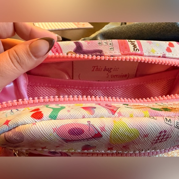 Taylor Swift, Swiftie Belt Bag - Picture 4 of 6